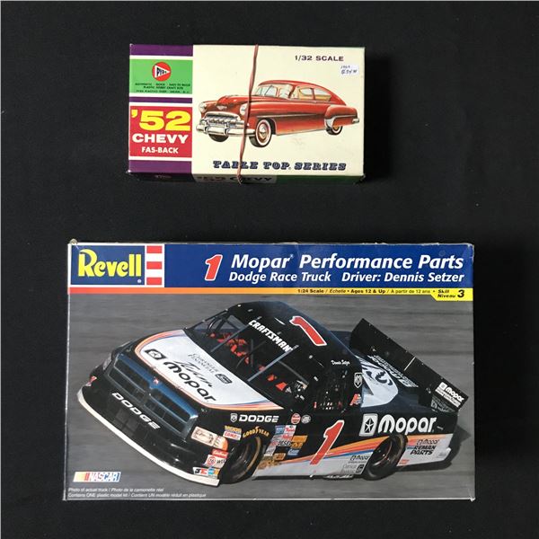 LOT OF 2 MODEL CAR KITS IN ORIGINAL PACKAGING
