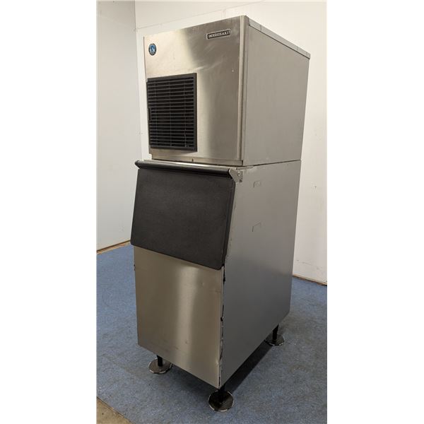 Hoshizaki F-450MAJ Flaker Ice Maker, Air Cooled W/ 300lbs Ice Bin