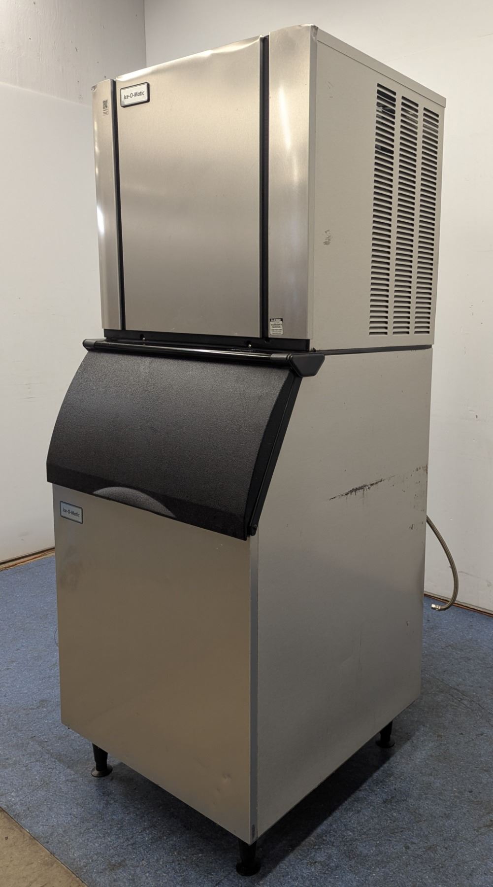 Ice-O-Matic CIM1136HA5 Half Cube Ice Maker, Air Cooled W/510lbs Ice Bin ...