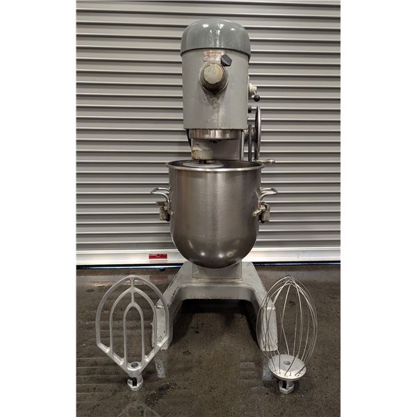 Hobart D340 40qt Mixer W/Wire Whip, Beater & Hook | 2-015/R3