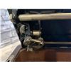 Image 10 : Antique 1920's - 30's Singer Sewing Machine - Works