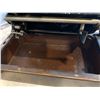 Image 11 : Antique 1920's - 30's Singer Sewing Machine - Works