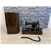 Image 1 : Antique 1920's - 30's Singer Sewing Machine - Works
