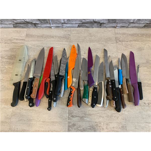 Lot of 40 Assorted Knives