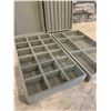 Image 5 : 4 Pcs Gray Jewelry Plates for Display