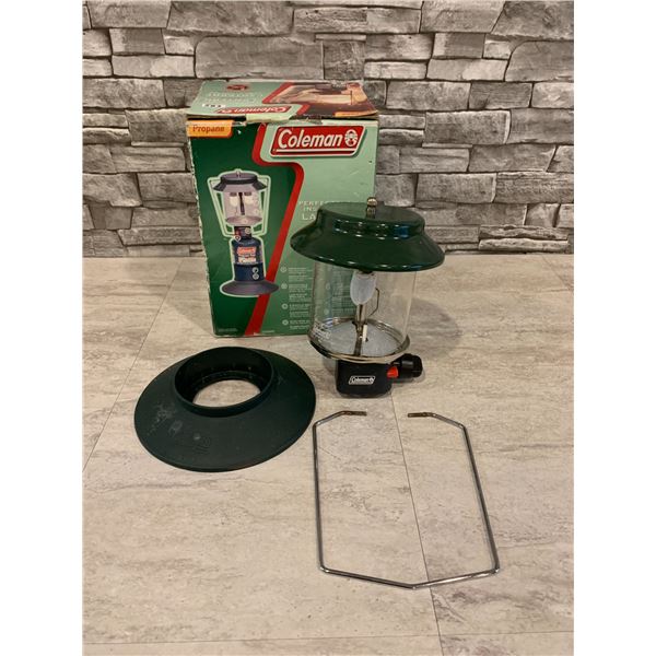 Coleman Perfect Flow Lantern 2 Mantle With Stand In Box  Like New