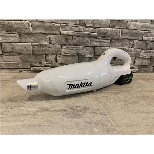 Makita Cxt Rechargeable  Vacuum With 12V Battery Working