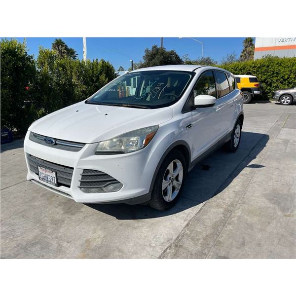 FORD  ESCAPE 2014 O/S TITLE 2 DAYS