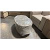 Image 2 : 3017 OVAL GREY PATTERNED OTTOMAN