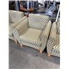 Image 1 : GREEN PATTERNED LOUNGE CHAIR