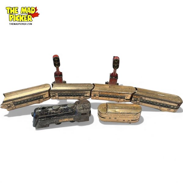 Vintage Tin Litho Marx Toys New York Central Train Engine & Carts