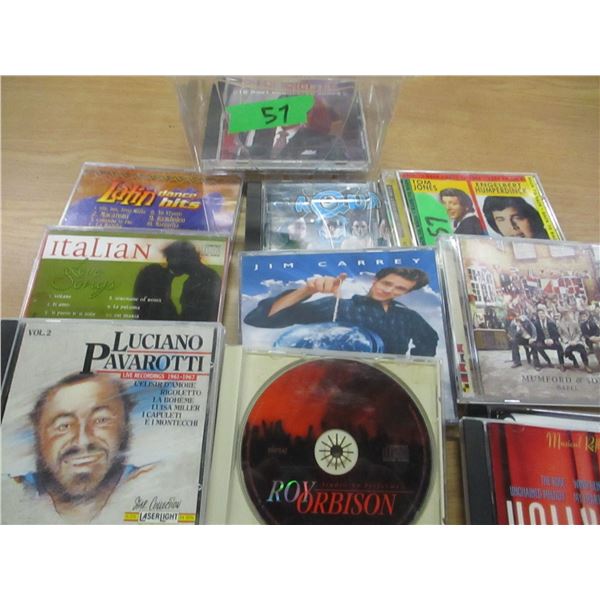 TRAY C/W ASSORTED CD'S