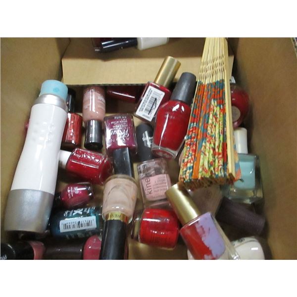 BOX C/W NAIL POLISH & CASES