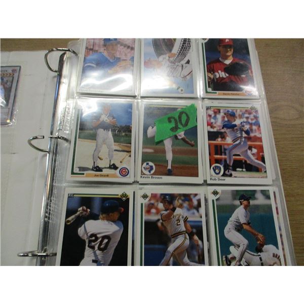 COLLECTABLE:  BINDER C/W MLB BASEBALL CARDS