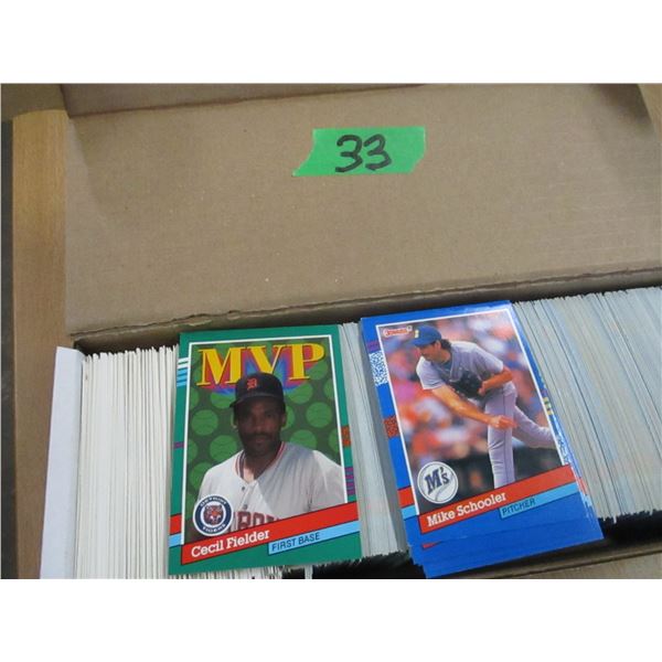 COLLECTABLE:  BOX C/W MLB CARDS