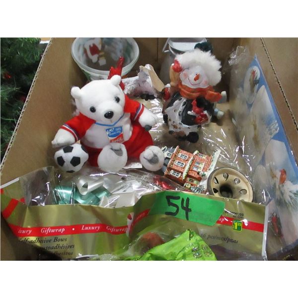 ESTATE:  BOX C/W ASSORTED CHRISTMAS DECORATIONS