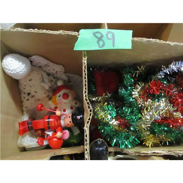 ESTATE:  BOX C/W TREE DECORATIONS