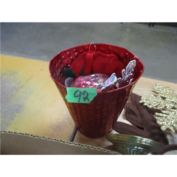 ESTATE:  BOX C/W ASSORTED CHRISTMAS DECORATIONS