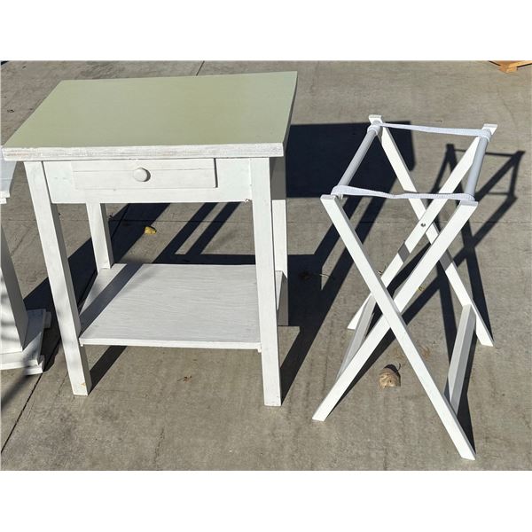 SMALL TABLE AND LUGGAGE RACK