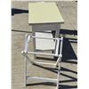 Image 3 : SMALL TABLE AND LUGGAGE RACK