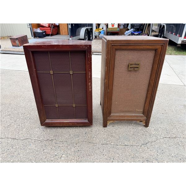 VINTAGE MAGNAVOX SPEAKER WITH TURNTABLE INSIDE TOP AND VINTAGE ELECTRO-VOICE SPEAKER