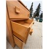 Image 12 : BLOND WOOD DRESSER AND SMALL DRAWER UNIT