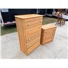 Image 2 : BLOND WOOD DRESSER AND SMALL DRAWER UNIT