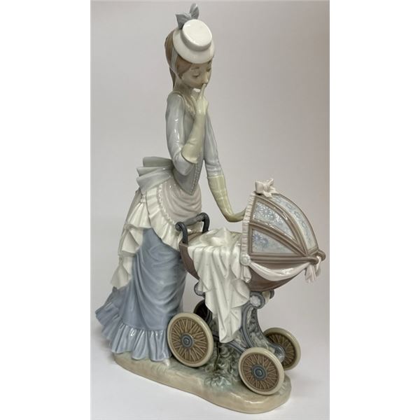 Lladro 'Baby's Outing' #4938 Mother & Stroller