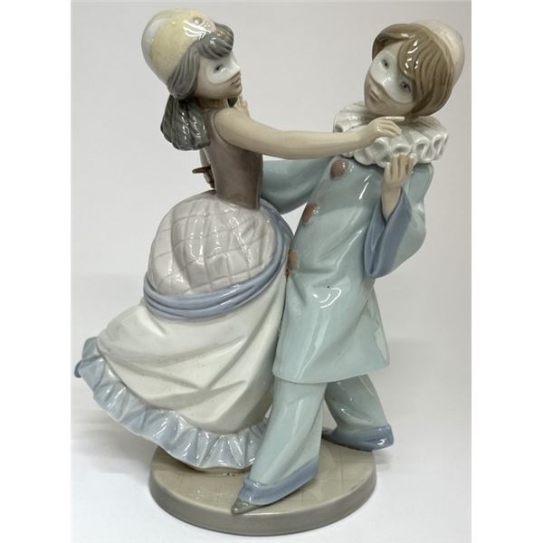 Lladro 'Masquerade Ball' #5452 Dancing Figurine