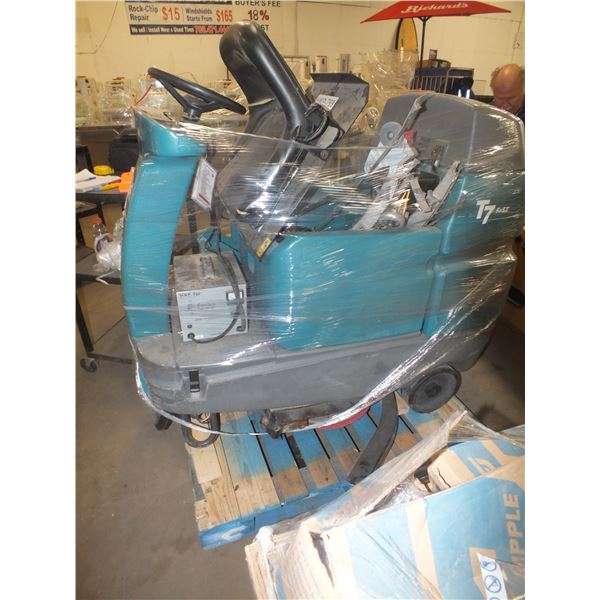 Tennet T7 Ride on Floor Machine