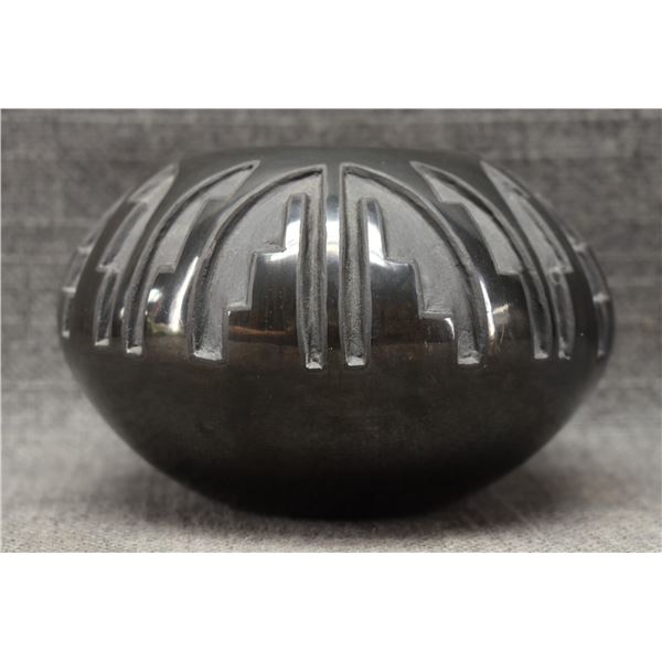 SANTA CLARA 1POTTERY JAR (ROBERT NARANJO )