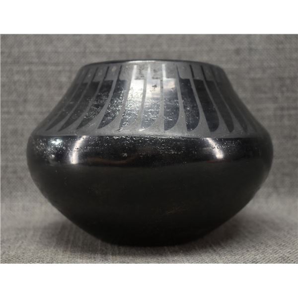 SAN ILDEFONSO POTTERY BOWL (MARIE & SANTANA)