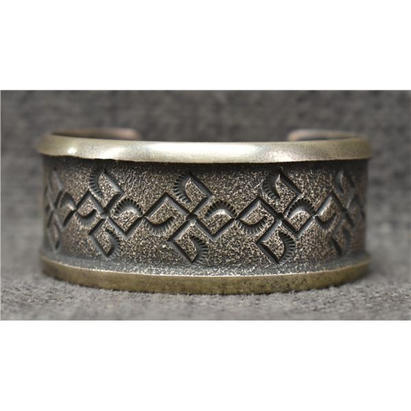 NAVAJO BRACELET (MONTY CLAW)