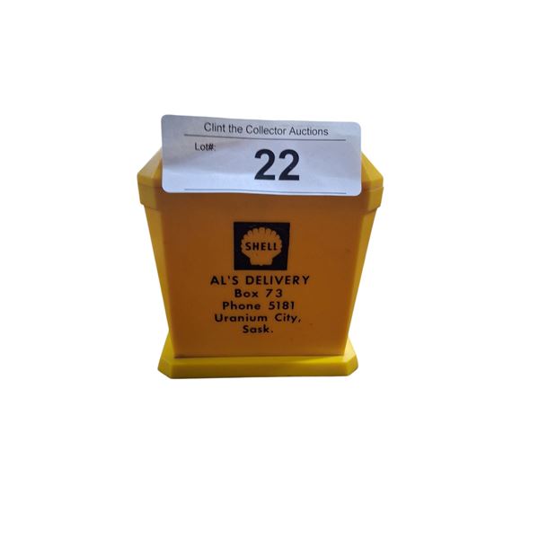 Extremely rare Shell salt and pepper dispenser, late 60s/early 70s 4" tall