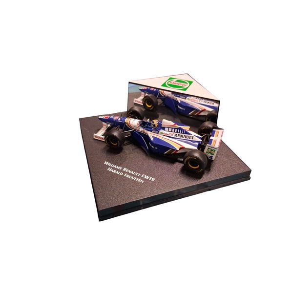 NIB Castrol Williams Renault FW19 Formula One car in case, hard to find 4"x4"x4"