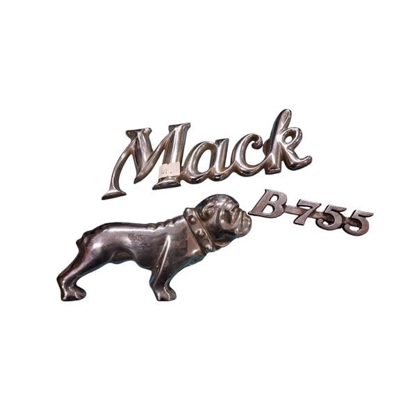 Collection of 6 truck emblems "Mack"