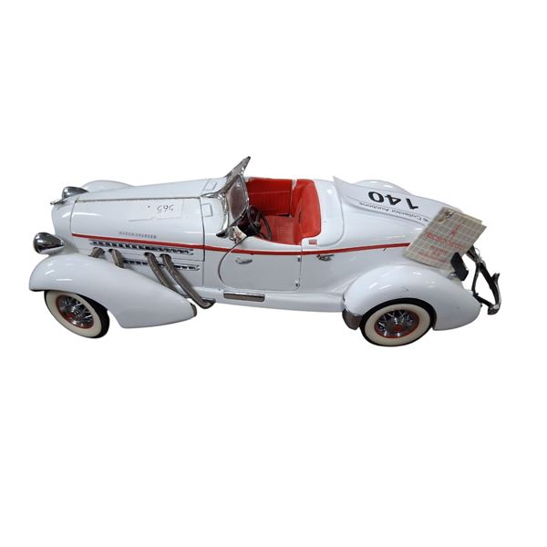 1935 Auburn 851 Speedster 1:24 scale die cast car