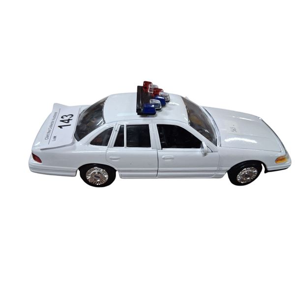 1:24 scale Ford Crown Victoria die cast police car