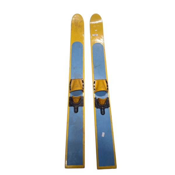 2 vintage Brydon water skis 67"