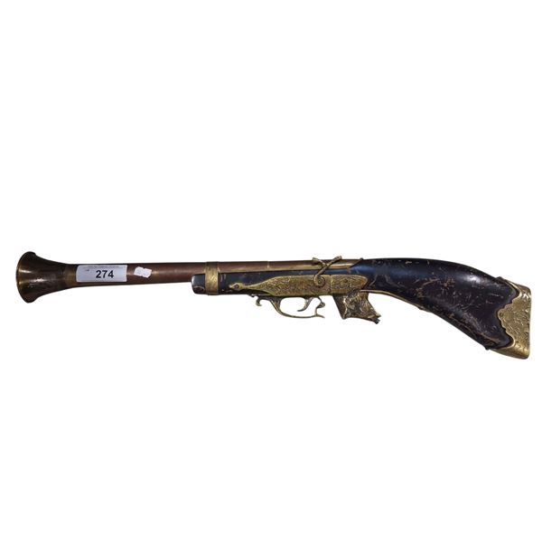 Highly detailed replica blunderbuss with brass hogs head 27" long, fantastic wall hanger