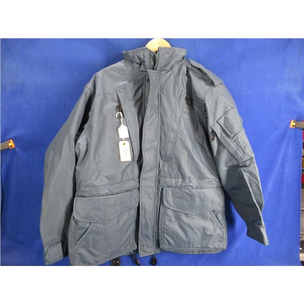 Canadian Military Surplus Cold/Wet Weather Parka - Size 6740