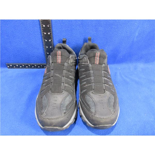 Skechers Size US 11 Wide Fit Running Shoes - Lightly Used