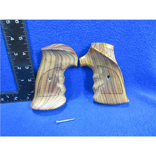 Smith & Wesson "K" Frame Round Butt Wood Grips