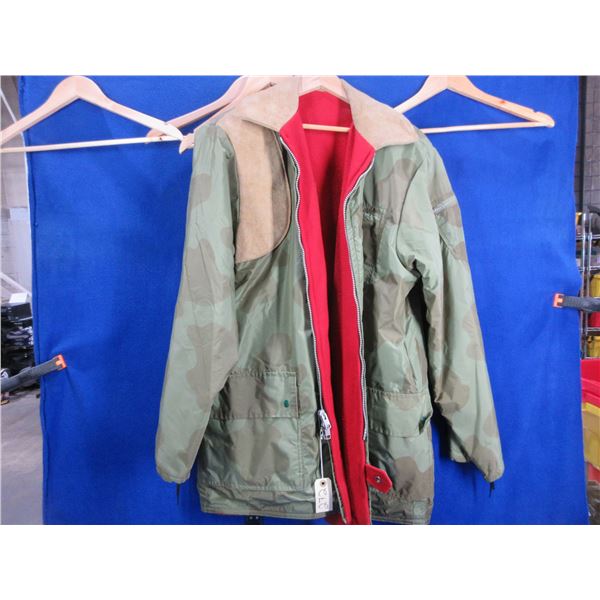 New Old Stock - Marv Holland Reversible Shooting Jacket - Size Large, Camo/Red