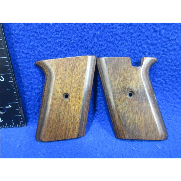 Davis P-32 32 ACP Wood Grips - Screw Missing