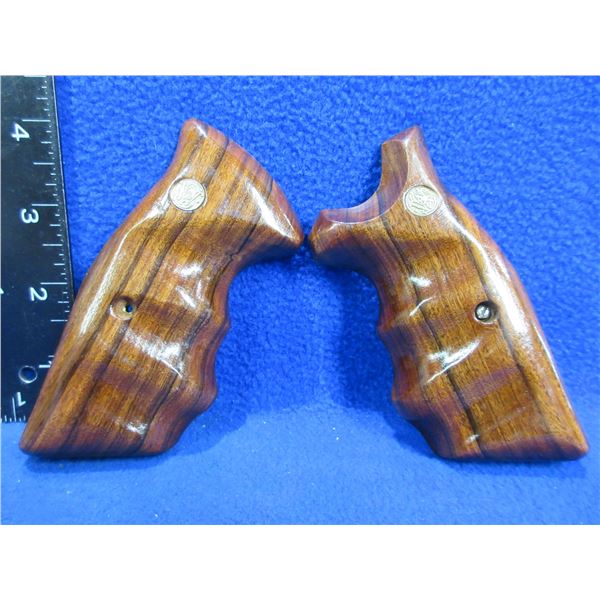 Smith & Wesson "K" Frame Square Butt Wood Fingergroove Combat Grips