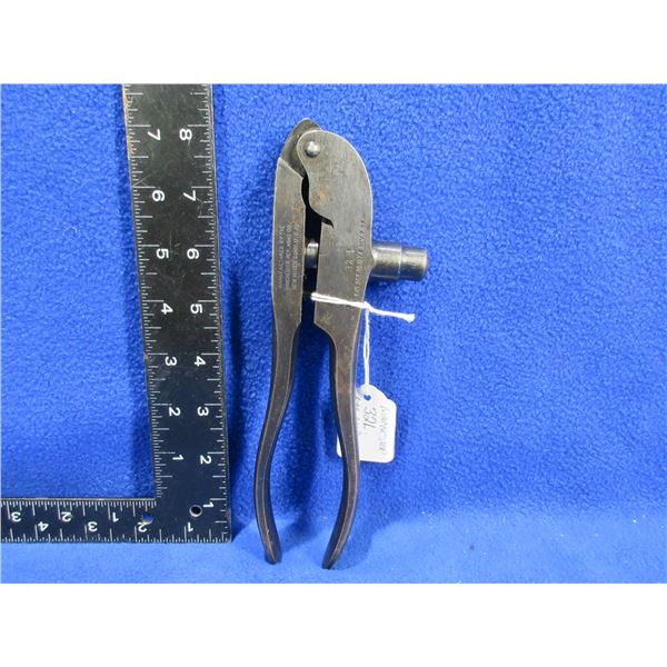 Vintage 32 L Winchester Reloading Tool