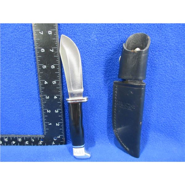 Buck 103 USA Skinner Fixed Blade Knife with Leather Sheath
