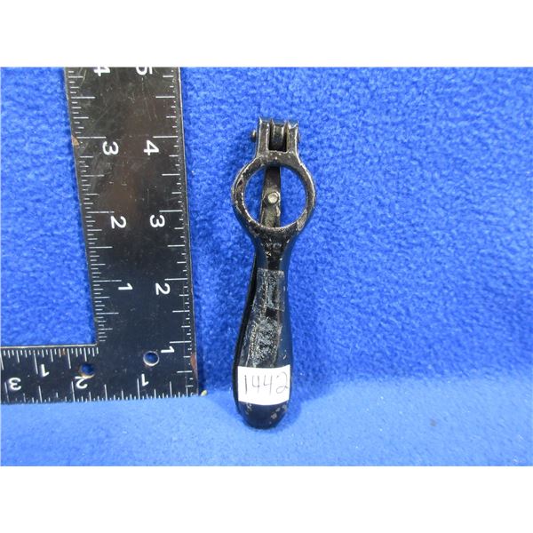 Vintage 12 Gauge Shotshell Hand Priming Tool