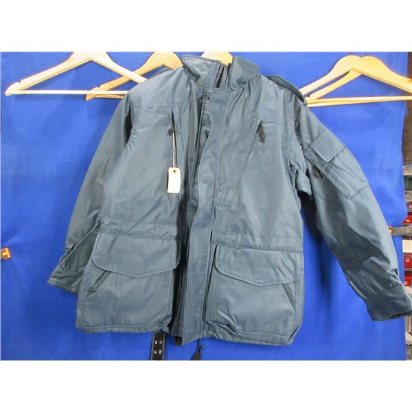 Canadian Military Surplus Cold/Wet Weather Parka - Size 6740